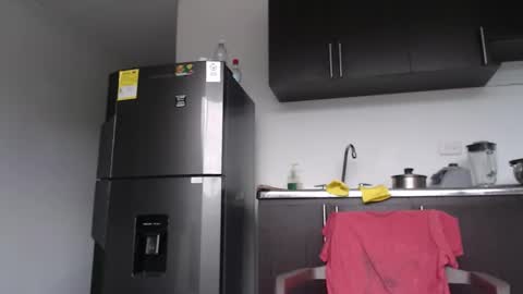 Snapshot of rocky_muscle chatting on December 13, 2025, 8:14 pm rocky muscle online show from December 13, 2025, 8:14 pm