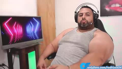 Snapshot of rodrixxx54 chatting on January 4, 2025, 1:10 am rodrixxx54 online show from January 4, 2025, 1:10 am