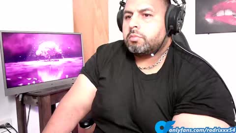 Snapshot of rodrixxx54 chatting on January 8, 2025, 2:35 am rodrixxx54 online show from January 8, 2025, 2:35 am