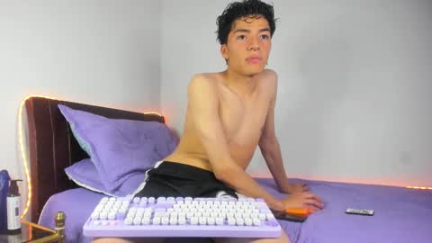 Snapshot of rofflust chatting on February 24, 2026, 1:36 am Roff Lust online show from February 24, 2026, 1:36 am