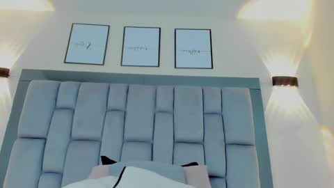 Snapshot of roger_wesley__ chatting on December 6, 2024, 6:04 am Roger Wesley online show from December 6, 2024, 6:04 am