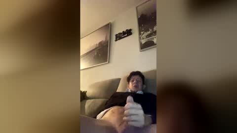 rogerbenid81 online show from February 8, 2026, 1:53 am