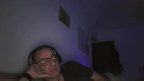 Snapshot of rogerrabbit2023 chatting on September 18, 2025, 8:22 pm rogerrabbit2023 online show from September 18, 2025, 8:22 pm