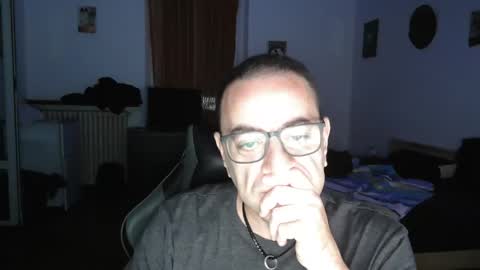 Snapshot of rogerrabbit2023 chatting on September 21, 2025, 8:10 pm rogerrabbit2023 online show from September 21, 2025, 8:10 pm