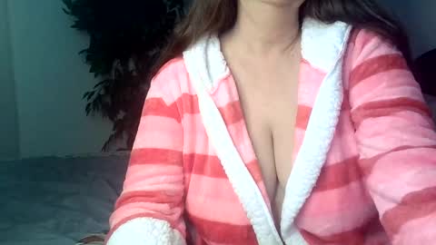Snapshot of roisierios chatting on November 15, 2025, 1:14 am Rosie Rios online show from November 15, 2025, 1:14 am