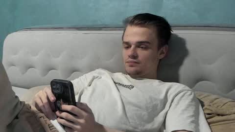 taylor fox online show from December 19, 2025, 6:37 pm