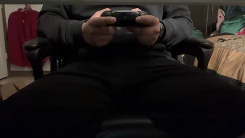 roland_96 online show from December 5, 2025, 4:43 am