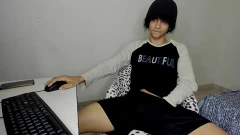 rolling_05 online show from November 20, 2025, 12:33 am