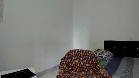 rolling_05 online show from December 2, 2025, 8:37 pm