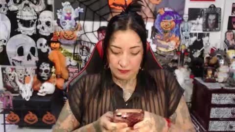 Snapshot of rollyderolandia666 chatting on October 16, 2025, 10:44 pm Rolly online show from October 16, 2025, 10:44 pm