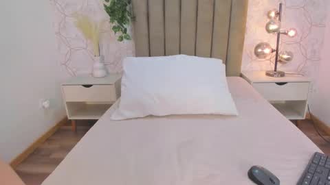   online show from November 19, 2025, 1:00 pm