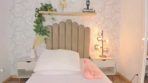   online show from November 29, 2025, 12:41 pm