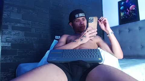 Snapshot of romancartier_ chatting on April 30, 2026, 7:58 am Roman Cartier online show from April 30, 2026, 7:58 am