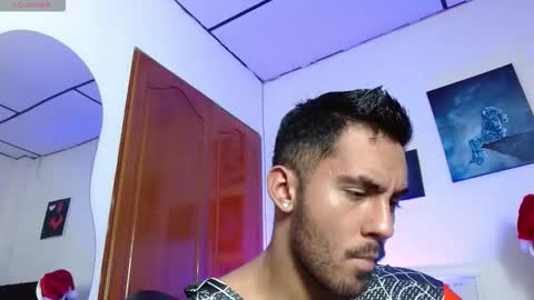 Snapshot of romanpearce_ chatting on January 5, 2026, 8:12 pm Roman online show from January 5, 2026, 8:12 pm