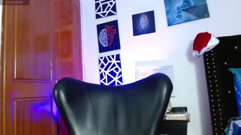 Snapshot of romanpearce_ chatting on January 8, 2026, 8:55 pm Roman online show from January 8, 2026, 8:55 pm