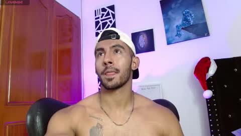 Snapshot of romanpearce_ chatting on February 5, 2026, 8:24 pm Roman online show from February 5, 2026, 8:24 pm