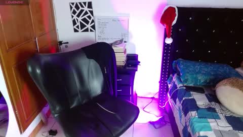 Snapshot of romanpearce_ chatting on February 13, 2026, 9:44 pm Roman online show from February 13, 2026, 9:44 pm