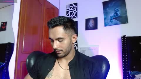 Snapshot of romanpearce_ chatting on February 24, 2026, 7:56 pm Roman online show from February 24, 2026, 7:56 pm