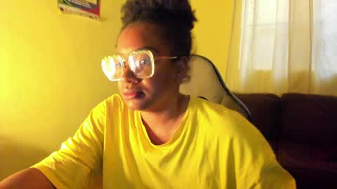 Snapshot of romantic_stargirl chatting on April 22, 2026, 12:18 pm Is A Belle online show from April 22, 2026, 12:18 pm