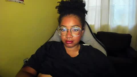 Snapshot of romantic_stargirl chatting on April 23, 2026, 12:29 pm Is A Belle online show from April 23, 2026, 12:29 pm