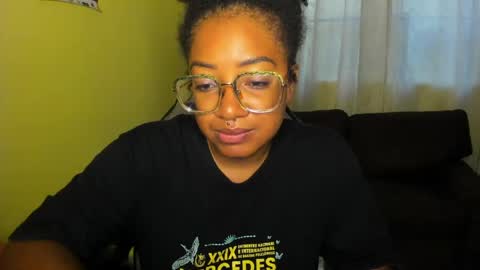 Snapshot of romantic_stargirl chatting on April 24, 2026, 12:18 pm Is A Belle online show from April 24, 2026, 12:18 pm