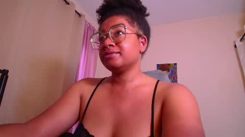 Snapshot of romantic_stargirl chatting on April 27, 2026, 12:25 pm Is A Belle online show from April 27, 2026, 12:25 pm