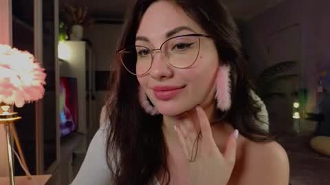 romanticsonya online show from March 17, 2026, 12:15 am