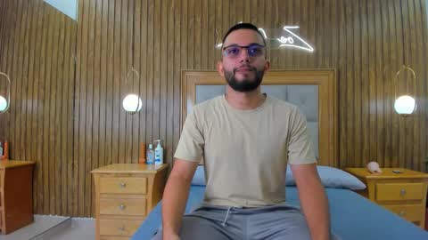 Snapshot of romeo__bossi chatting on March 23, 2026, 11:25 am Romeo Bossi online show from March 23, 2026, 11:25 am