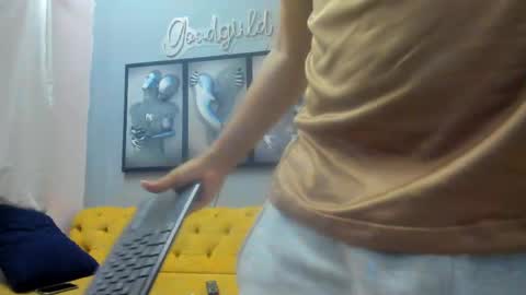 Snapshot of romeo__bossi chatting on April 1, 2026, 11:00 am Romeo Bossi online show from April 1, 2026, 11:00 am