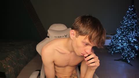 Snapshot of romeo_mercy chatting on January 3, 2025, 11:33 pm Romeo online show from January 3, 2025, 11:33 pm