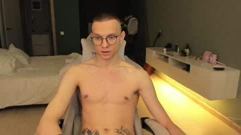 Snapshot of romeo_mercy chatting on February 8, 2025, 5:08 am Romeo online show from February 8, 2025, 5:08 am