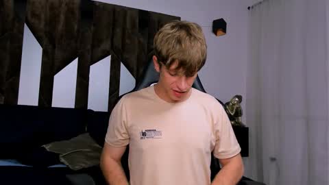 Romeo Ricci online show from January 8, 2026, 5:43 am