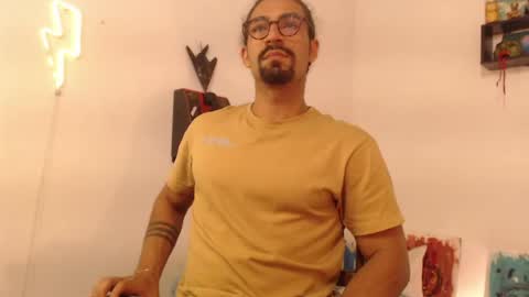 Snapshot of romeocolin_ chatting on June 17, 2026, 3:42 am R O M E O online show from June 17, 2026, 3:42 am