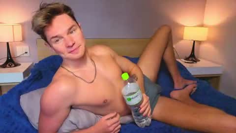 Snapshot of romeosilver chatting on July 4, 2026, 1:56 am Romeo online show from July 4, 2026, 1:56 am