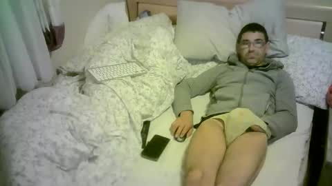 romson998181 online show from September 19, 2025, 10:10 pm