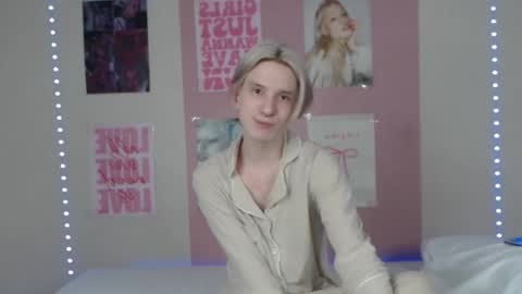 Snapshot of ron_vilss chatting on February 11, 2026, 9:58 am Ron online show from February 11, 2026, 9:58 am