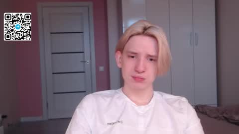 Snapshot of ron_vilss chatting on February 18, 2026, 4:30 am Ron online show from February 18, 2026, 4:30 am