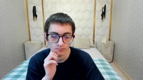 Snapshot of ronbevs chatting on May 3, 2026, 8:26 pm ronbevs online show from May 3, 2026, 8:26 pm