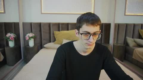Snapshot of ronbevs chatting on May 30, 2026, 8:39 pm ronbevs online show from May 30, 2026, 8:39 pm