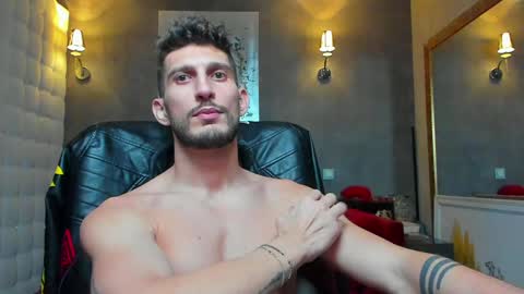 Snapshot of ronythemaster chatting on December 23, 2024, 6:27 pm onlyfans- online show from December 23, 2024, 6:27 pm