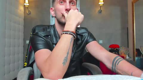 Snapshot of ronythemaster chatting on February 12, 2025, 10:37 pm onlyfans- online show from February 12, 2025, 10:37 pm