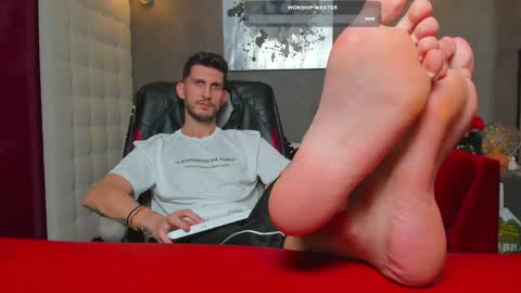 Snapshot of ronythemaster chatting on February 15, 2025, 8:54 pm onlyfans- online show from February 15, 2025, 8:54 pm