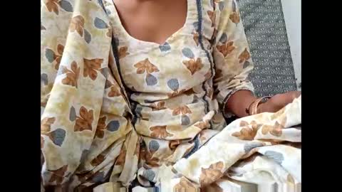 roop_sexy642 online show from March 17, 2026, 4:39 am