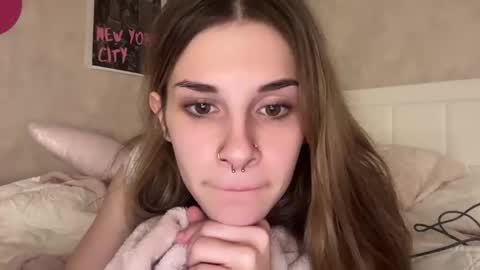 Snapshot of ros3210 chatting on October 20, 2025, 3:51 am Rose online show from October 20, 2025, 3:51 am