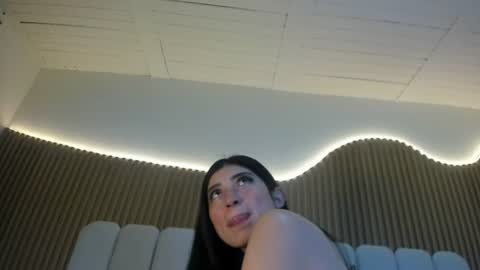 rosa_aura online show from June 23, 2026, 2:31 am