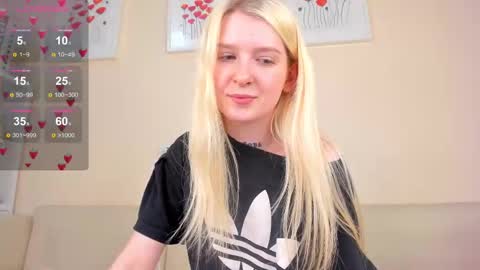 Snapshot of rosa_mariposa_ chatting on February 17, 2025, 6:37 pm Rosa online show from February 17, 2025, 6:37 pm