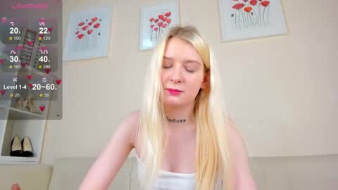 Snapshot of rosa_mariposa_ chatting on March 9, 2025, 9:46 pm Rosa online show from March 9, 2025, 9:46 pm