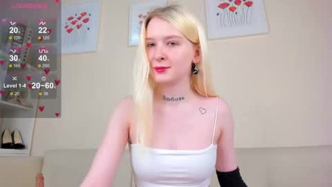 Snapshot of rosa_mariposa_ chatting on March 11, 2025, 5:13 pm Rosa online show from March 11, 2025, 5:13 pm