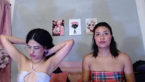 rosa_woolf online show from December 18, 2025, 4:46 pm