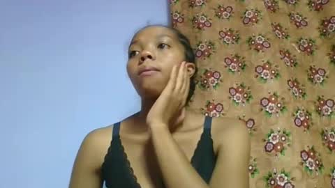 Snapshot of rosah225127 chatting on April 27, 2026, 4:05 pm rosah225127 online show from April 27, 2026, 4:05 pm